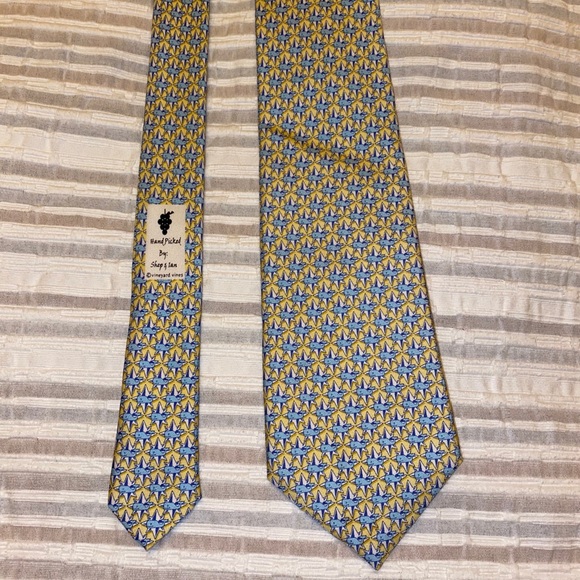 Vineyard Vines Other - Vineyard Vines Silk Tie